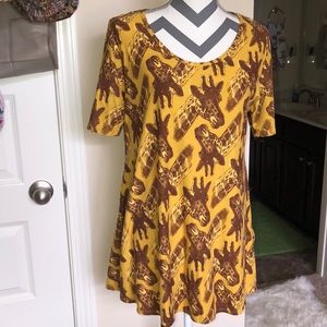 Excellent Condition Lularoe Perfect T